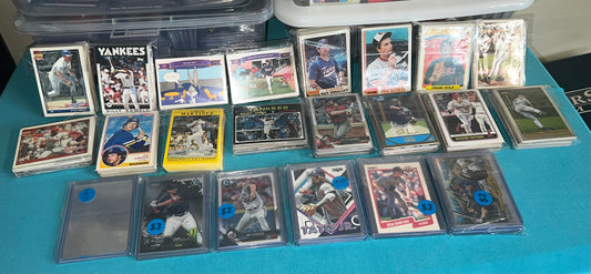 Baseball Card Lot Huge Collection 600 Plus MLB Modern to Vintage / Toploaders