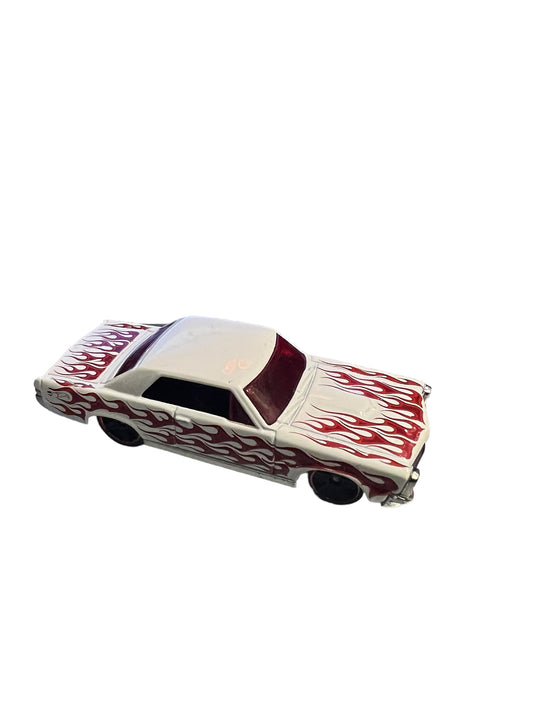 2016 Hot Wheels Flames '65 Pontiac GTO White
